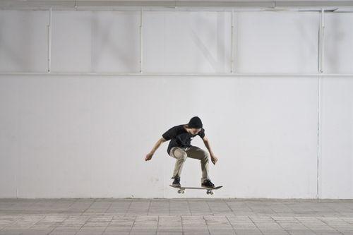 成人滑板压弯技巧视频